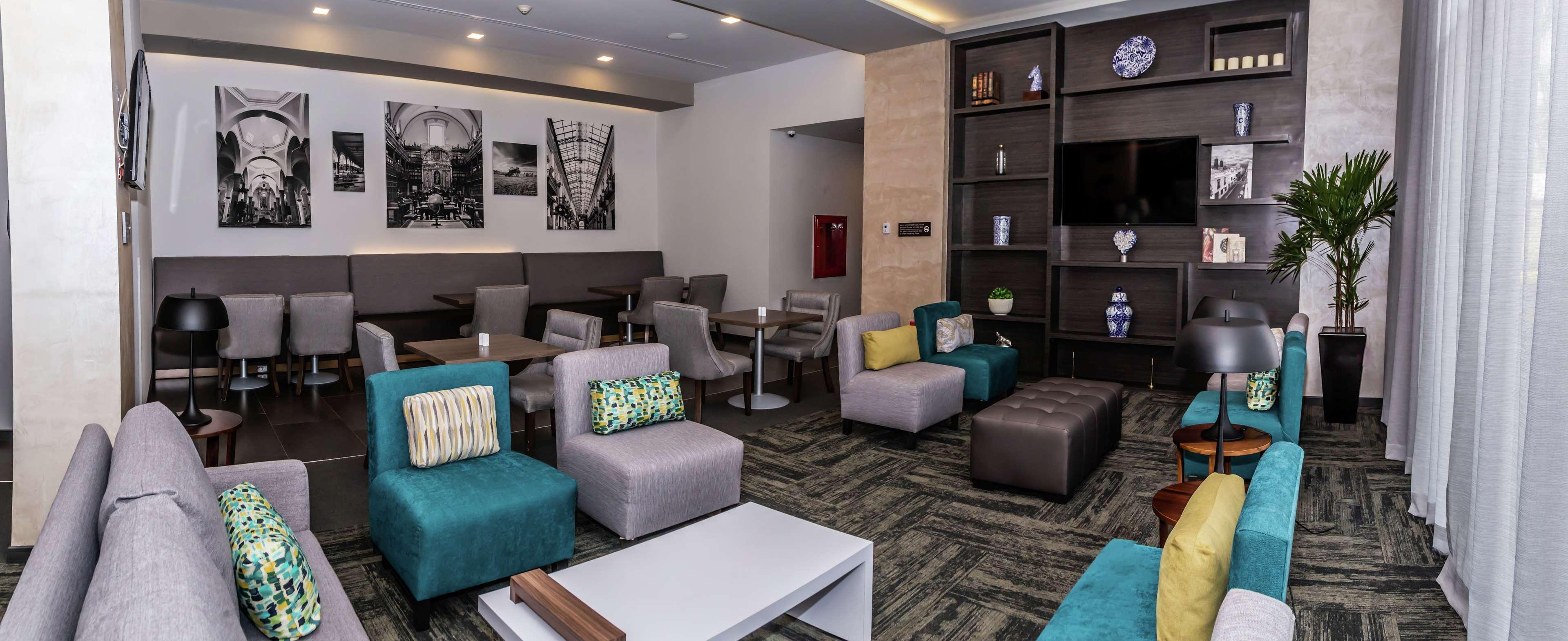 Hampton Inn & Suites By Hilton Puebla Exterior foto