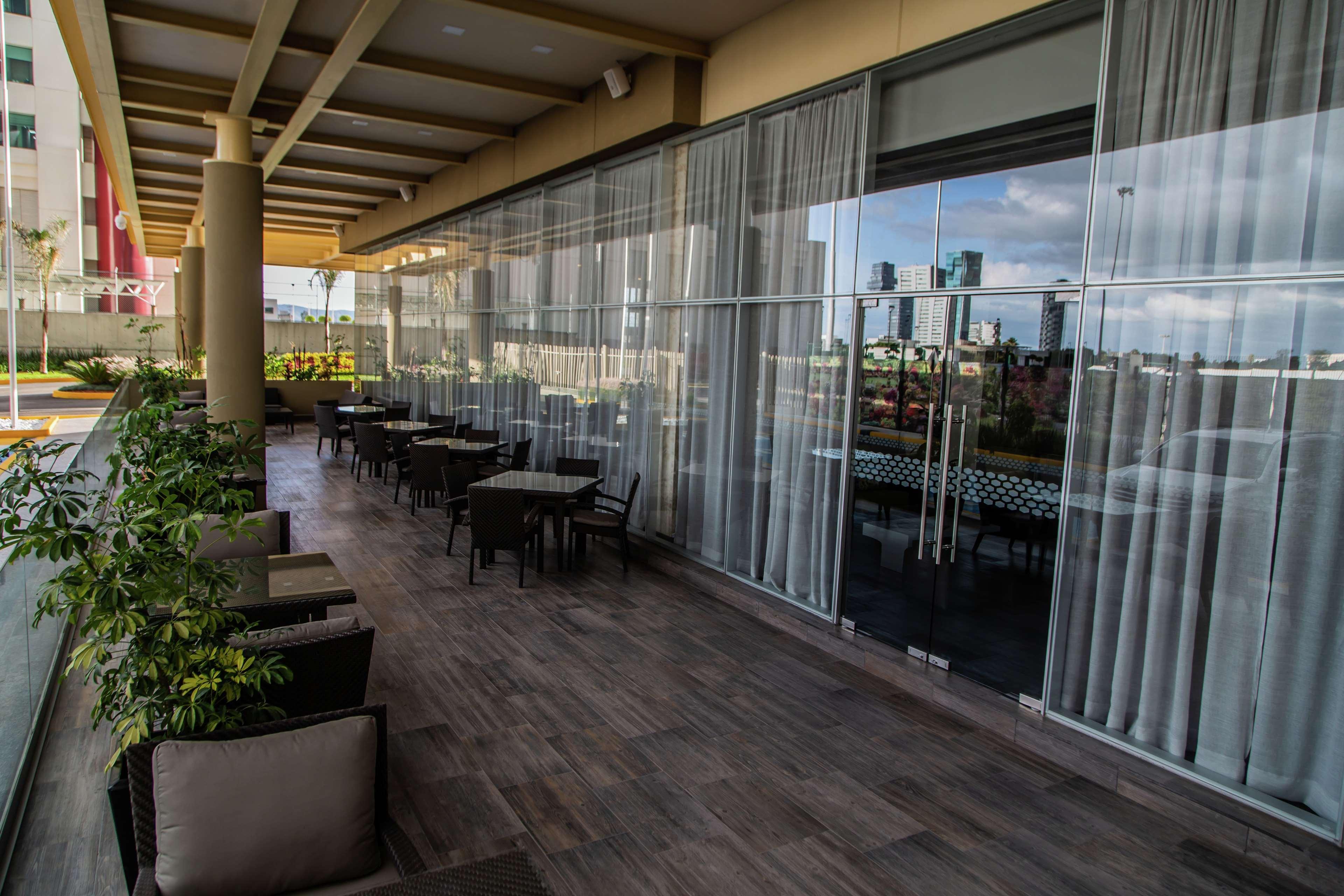 Hampton Inn & Suites By Hilton Puebla Exterior foto