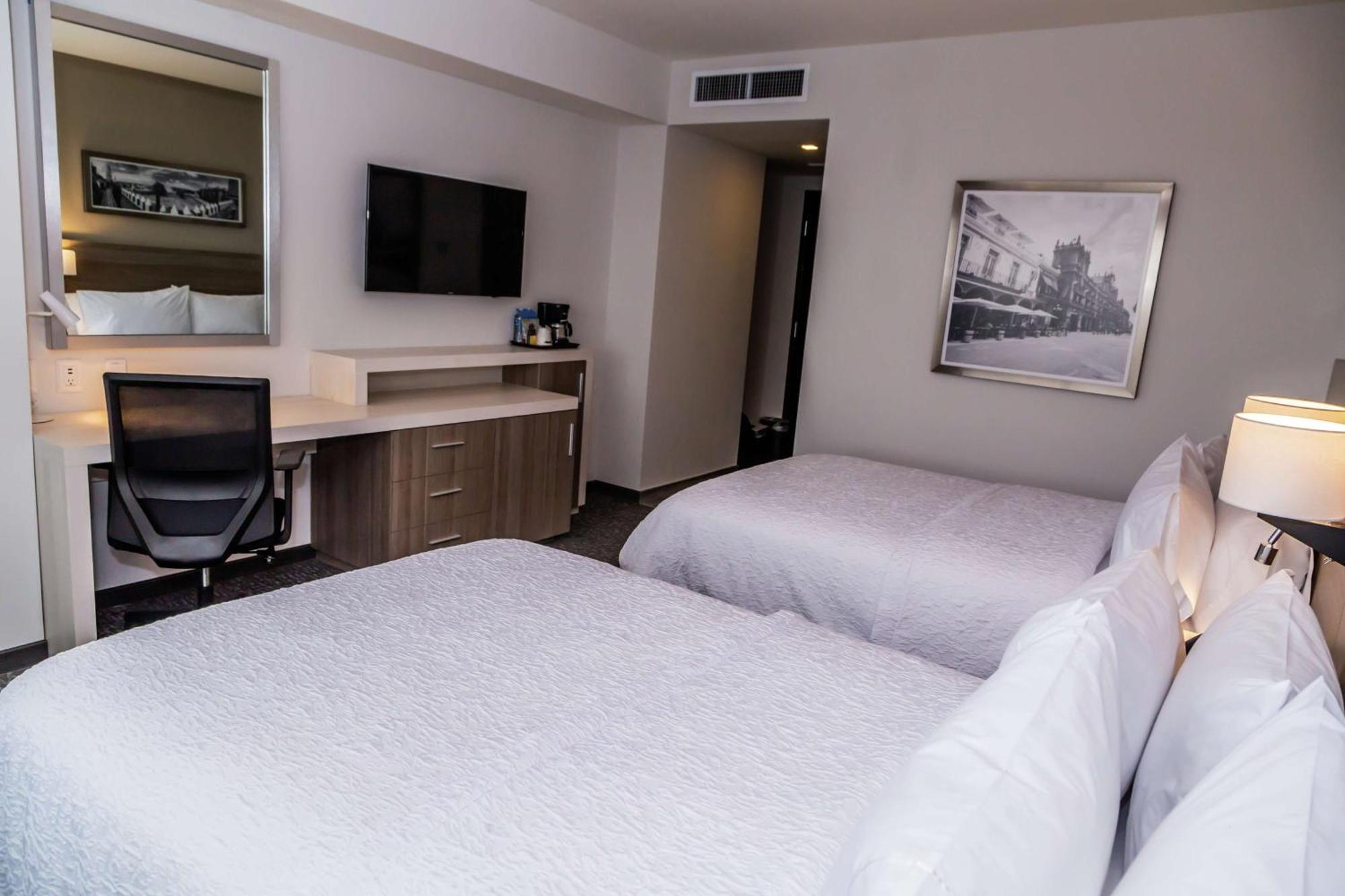 Hampton Inn & Suites By Hilton Puebla Exterior foto