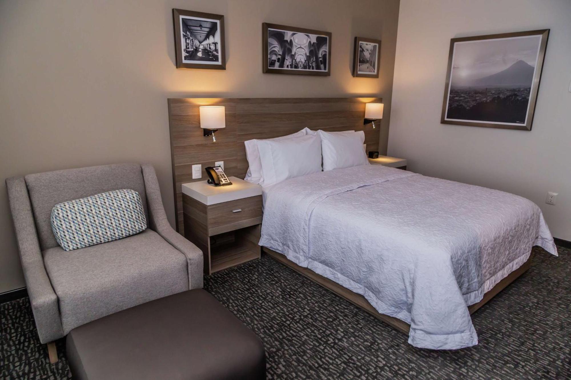 Hampton Inn & Suites By Hilton Puebla Exterior foto